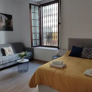 Estudio Moderno Con Opcion De Garaje Sevilla